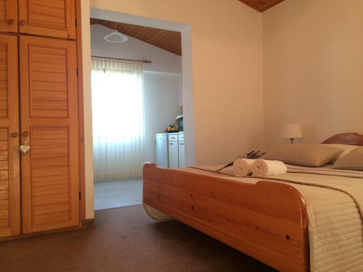 Apartments Villa Jusup Starigrad Paklenica Dış mekan fotoğraf