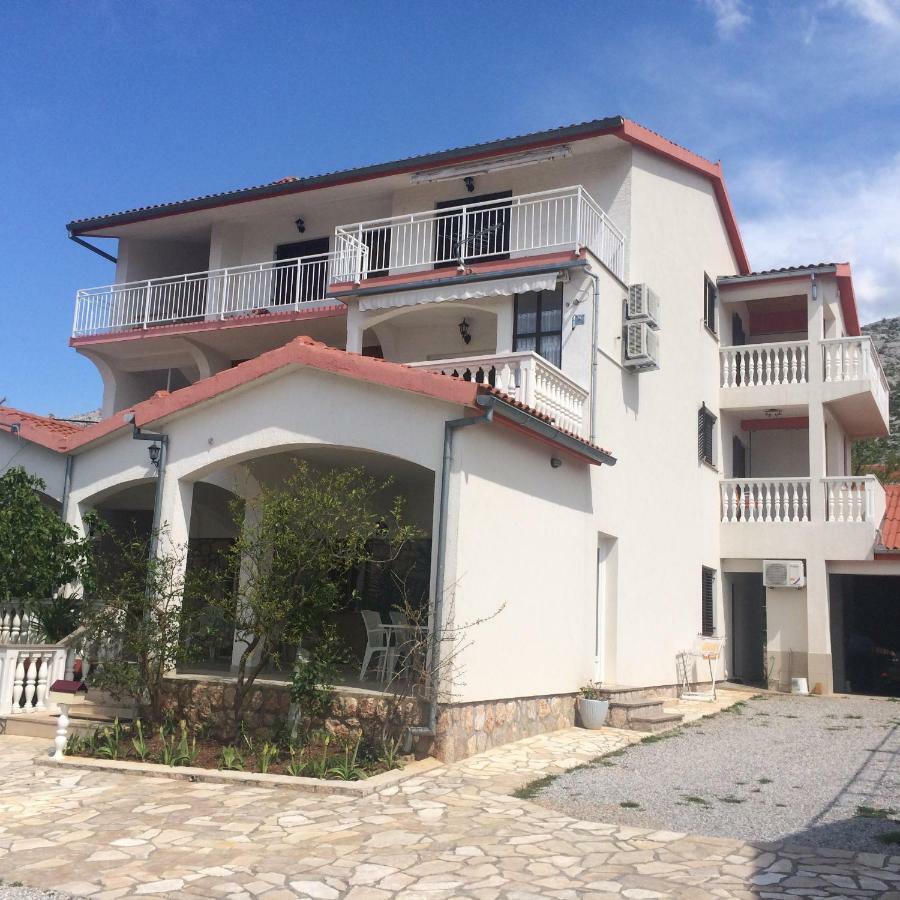 Apartments Villa Jusup Starigrad Paklenica Dış mekan fotoğraf